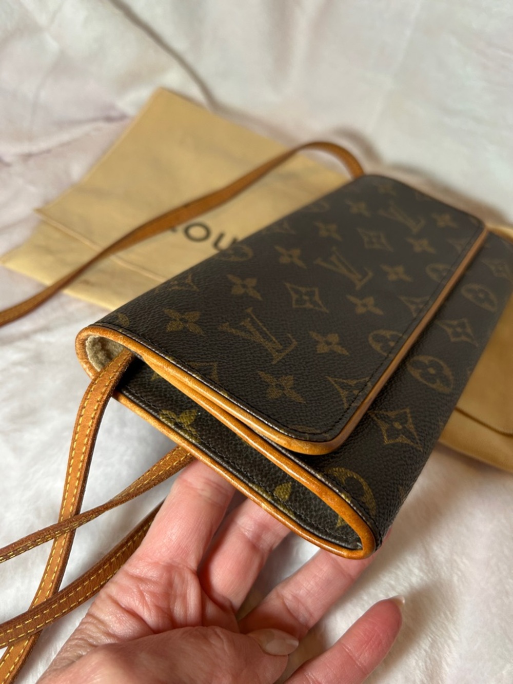 381. Louis Vuitton Monogram Pochette Twin GM w/coa - Picture 7 of 13